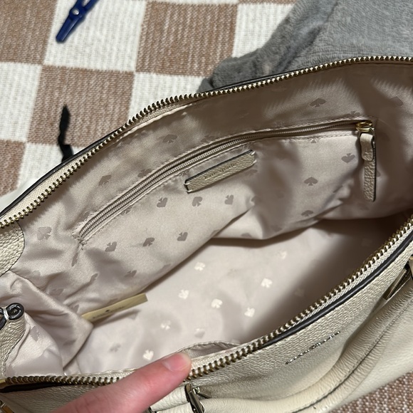 Cream Colored Kate Spade Purse with across Body Strap - Picture 3 of 6